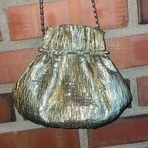 Le Regale gold clasp top pouch bucket bag clutch crossbody gold link chain gorg